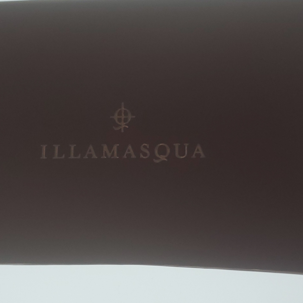 Illamasqua eyeshadow